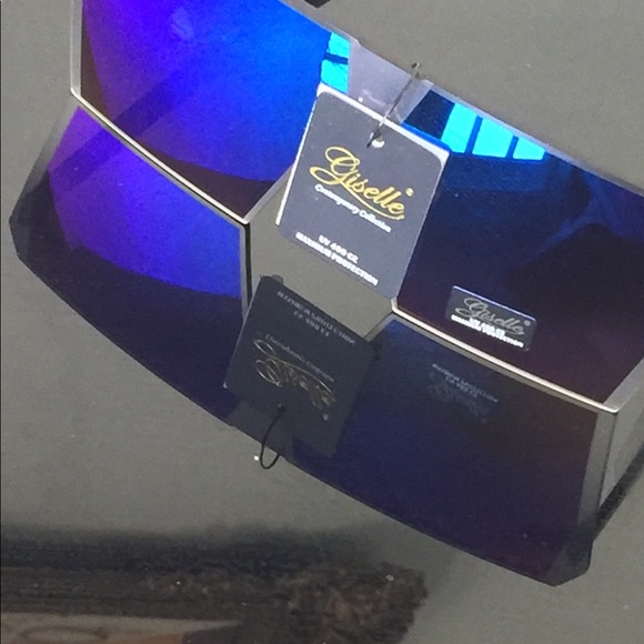 Giselle Oversized Sunglasses - Picture 3 of 5